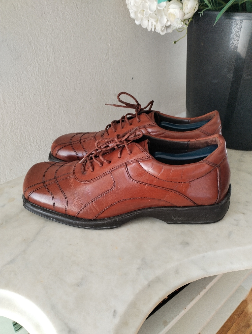 Men's Tan Leather Lace-Up Derbys — Sleek Dress Casual